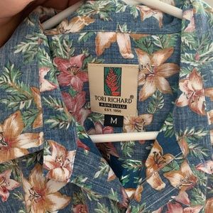 stylish Tori Richard Honolulu inspired button up